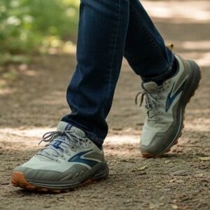 Brooks Cascadia 16 Trail Running Shoes Gray Orange Men's Size 11.5